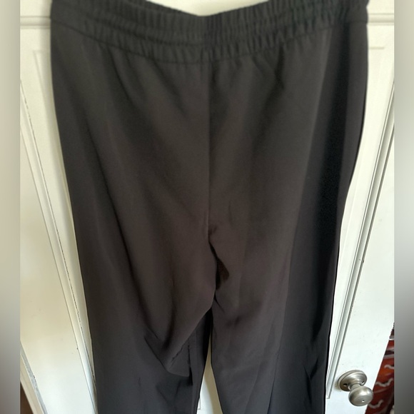 ATHLETA NWT Endeavor Relaxed Pant. Black so comfortable drawstring waist - Picture 5 of 10